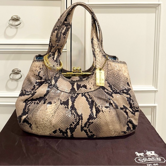 🐍✨ Rare!! Coach Python Ergo Kiss Lock Pleated Embossed Snake Skin Handbag - Picture 1 of 17